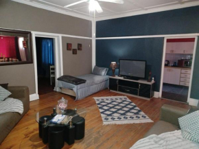 Karoo Refresh Cheerful 2 Bedroom House